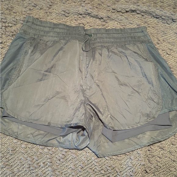 Athletic shorts - Picture 1 of 4